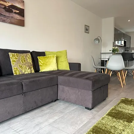 Chapel Terrace Apartment *