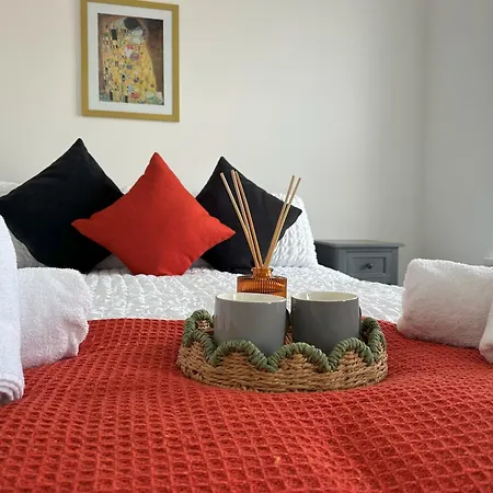 Chapel Terrace Apartment *