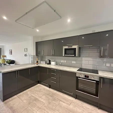 Chapel Terrace Apartment *